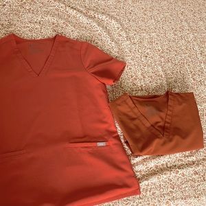 2 Figs Casma scrub tops